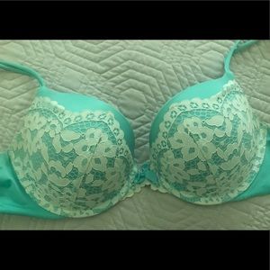 Victoria’s Secret Very Sexy Push-up bra 36C